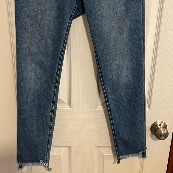 Reba Raw Hem Stretchy Skinny Medium Wash Denim Blue Jeans - Women’s Size 12 - Picture 5 of 16